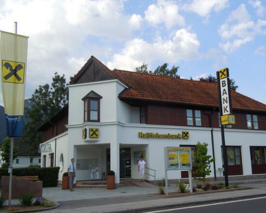Raiffeisenbank Scharnstein im Zentrum