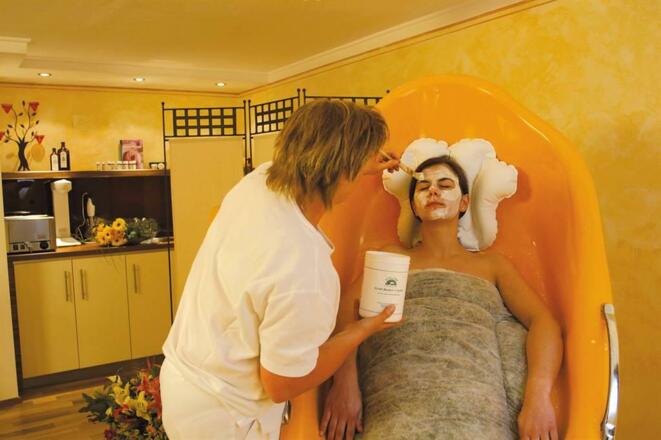 Gesichtsbehandlungen &amp; Beauty
