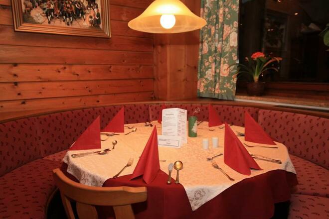 Tisch im traditionellen Teil