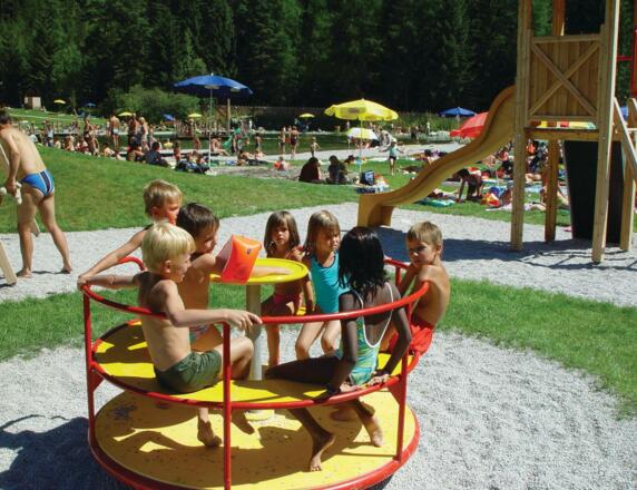 Naturbadesee Kinderspielplatz