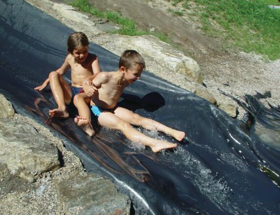 Naturbadesee Wasserrutsche
