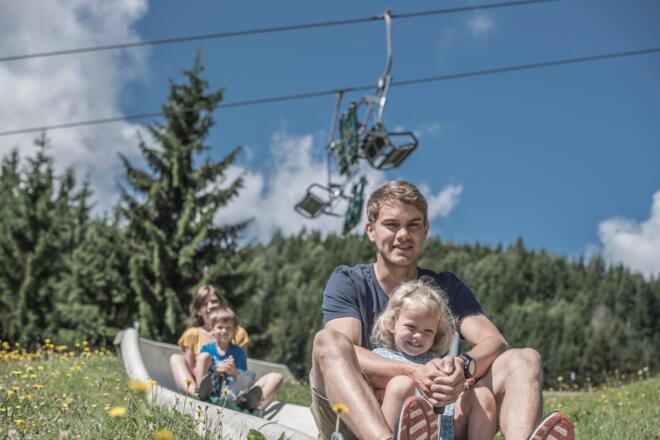 Familienspaß auf der Sommerrodelbahn am Biberg in Saalfelden