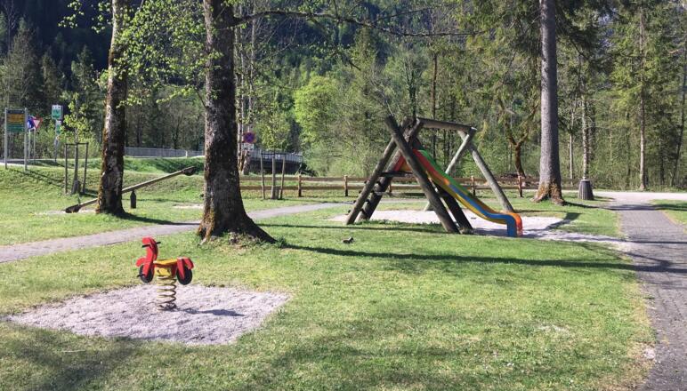Kinderspielplatz Traunauen in Obertraun