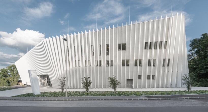 Haupteingang der Bruckneruniversität