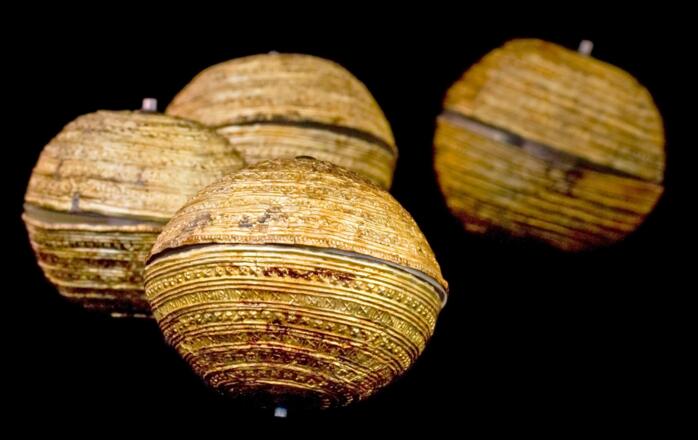 Kopfschmuck aus Goldkugeln, Hallstattzeit