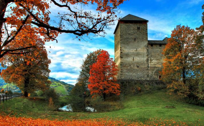 Burg Kaprun Herbst