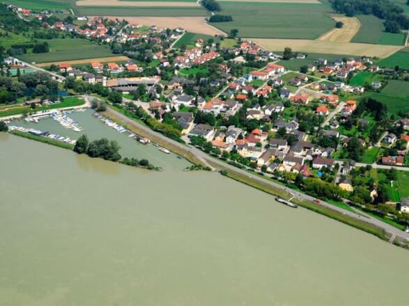Schiffsanlegestelle Au an der Donau