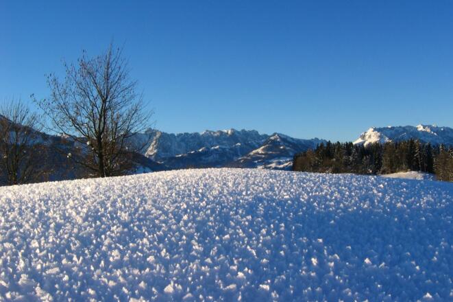 Winterlandschaft mit Bergpanorama