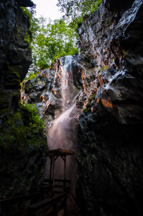 Das Event &quot;Sagenhafte Nacht des Wasser&quot; findet wöchentlich in der Sigmund-Thun-Klamm in der Sommersaision statt.