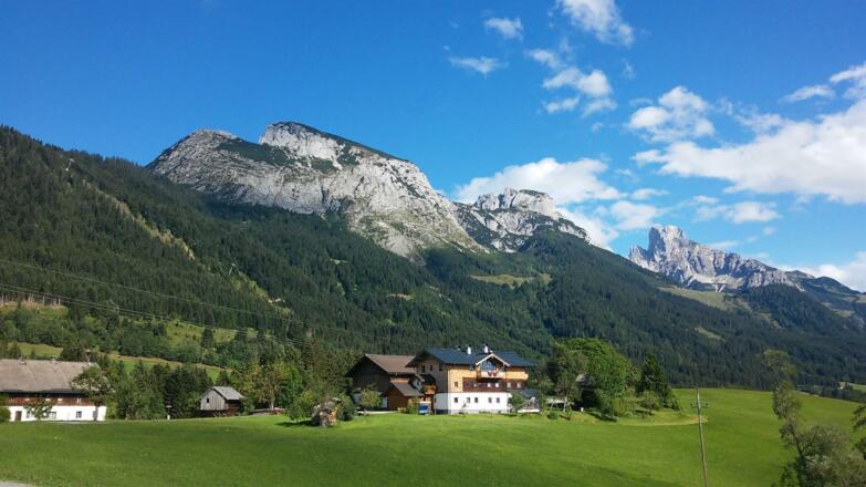 Der Hausberg von unserm Hof ist die Bischofsmütze