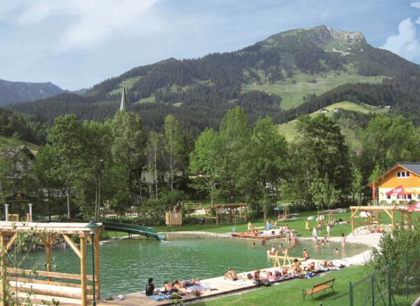 Naturbad Russbach mit Gamsfeld