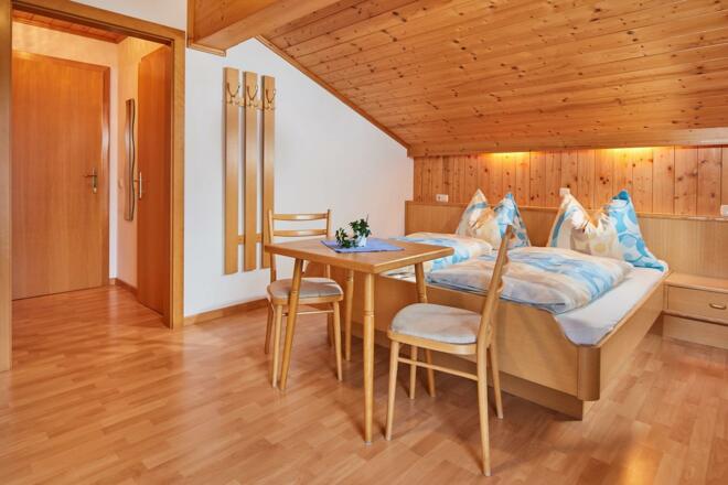 Doppelbettzi. mit Balkon (2)