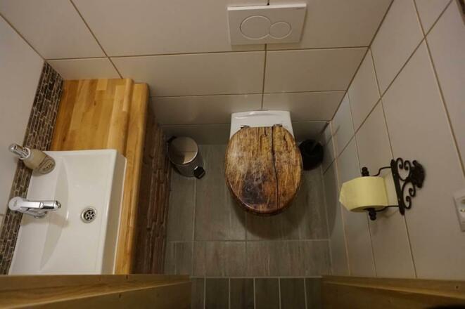 WC in Schlafzimmer 2 Appartment 3