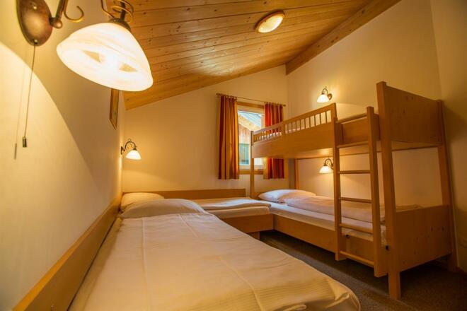 KUBIZAPHOTO_ALPs_ALPENDORF_DACHSTEIN_WEST_Haus_05_