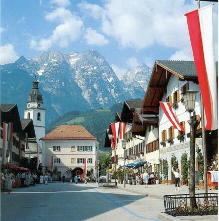 Kuchl mit Ansicht Höher Göll