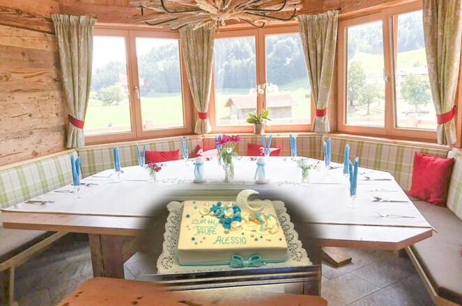 Haflingerhof Tisch mit Aussicht