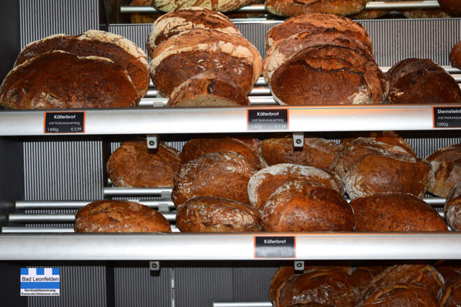 Bad Leonfelden, doppelt gebackenes Käferbrot am Hauptplatz