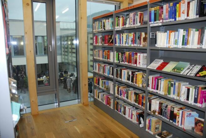 B\u00fccherei Scharnstein