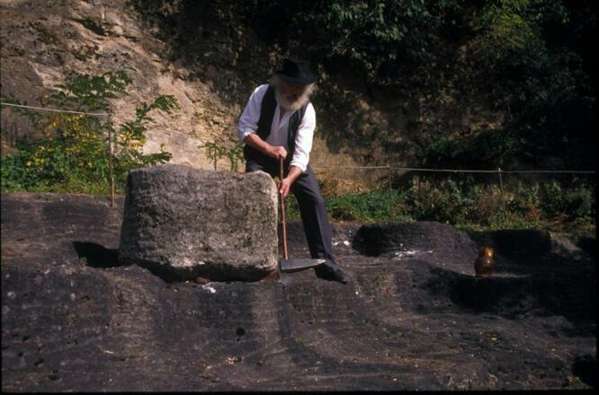Steinbrecher bei der Arbeit