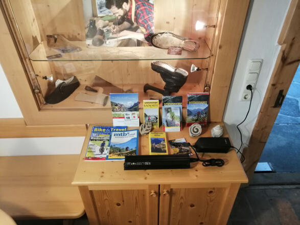 Bosch Ladegeräte für E-Bikes im Tourismusbüro Bad Goisern