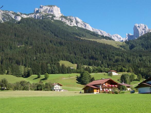 unser Haus u. Bischofsmütze