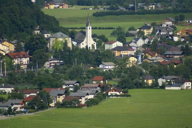 Ort mit Kirche Panorama