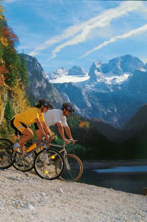 Mountainbike beim Gosausee