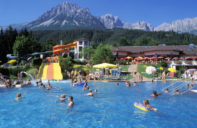 Badespaß im KaiserBad Ellmau.