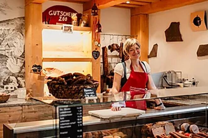 AZ gross Burgschattenhof 01