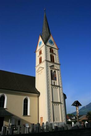 Nenzing, Katholische Pfarrkirche Heiliger Mauritius und Friedhof 1