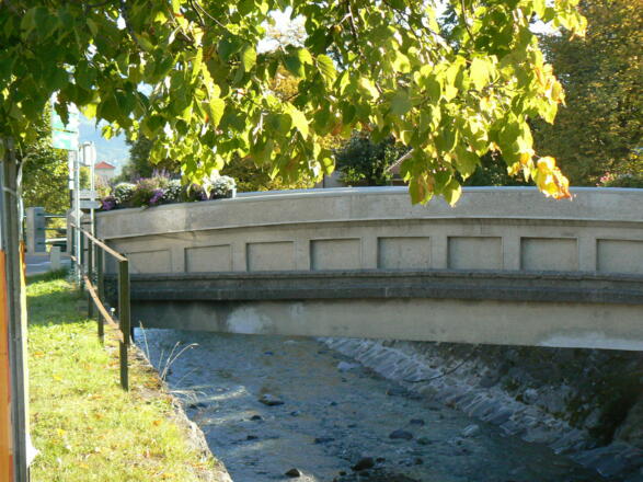 Nenzing, Rathaus und Umgebung