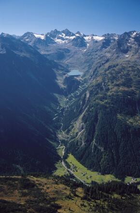 Blick in die Silvretta mit der Silvretta-Hochalpenstraße