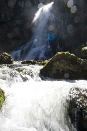 20 Gehminuten bis zum Wasserfall