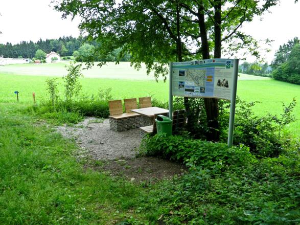 Rastplatz Felsen-Blick