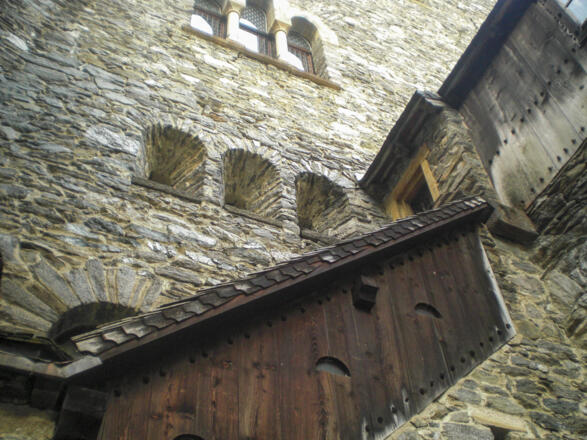 Burg Finstergrün in Ramingstein. Z18