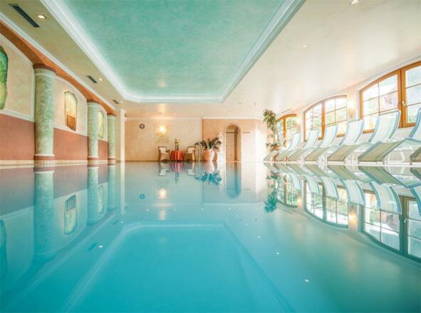 Hotel-Bergcristall-Panoramaschwimmbad