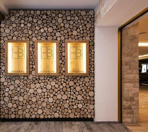 Hotel-Brugger-Eingangsbereich-ankommen-abschalten-