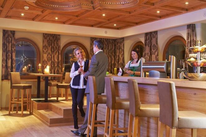 Alpeiner Nature Resort-Hotelbar.jpg