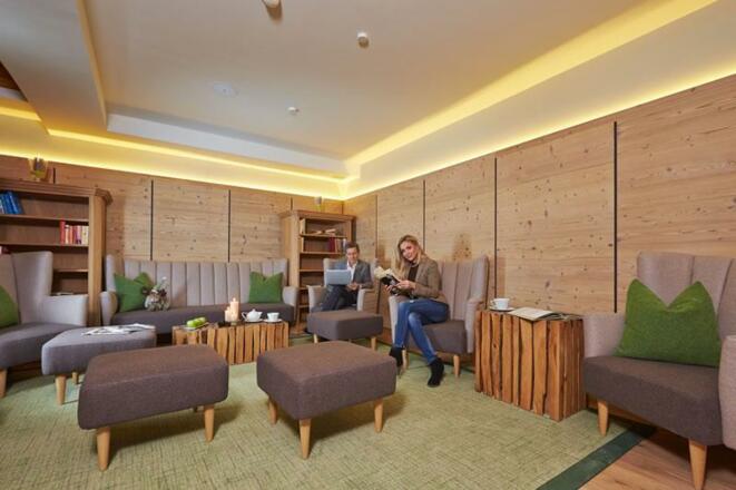 Alpeiner Nature Resort-Leseecke.jpg