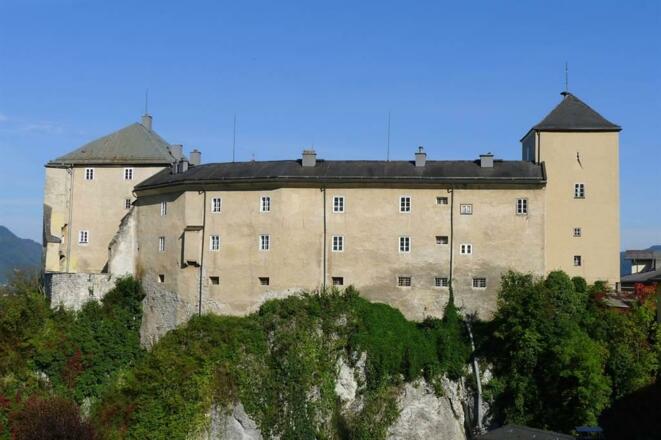 2 Gehminuten entfernt