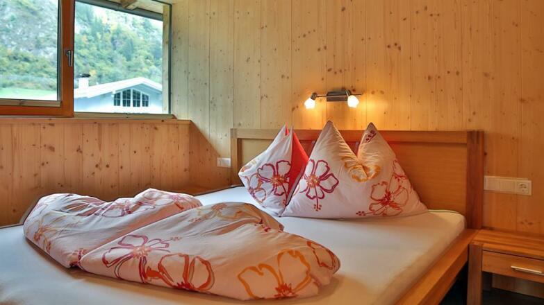 Schlafzimmer in Vollholz