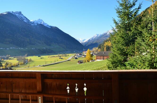 Ferienhaus Stubaiblick  Ausblick Balkon