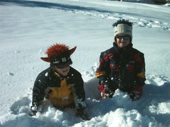 Ferienhaus Stubaiblick Kinder im Schnee