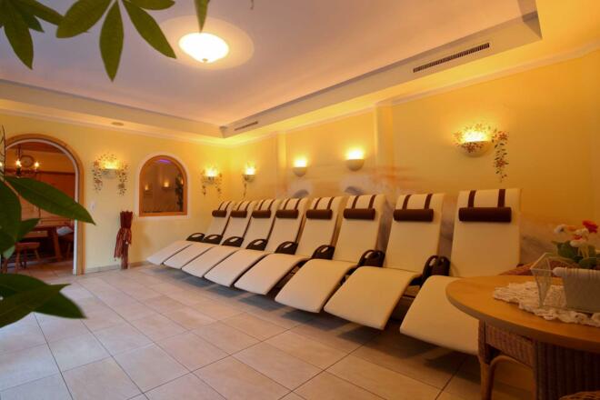 Wellnessoase mit stimmungsvollem Ruheraum