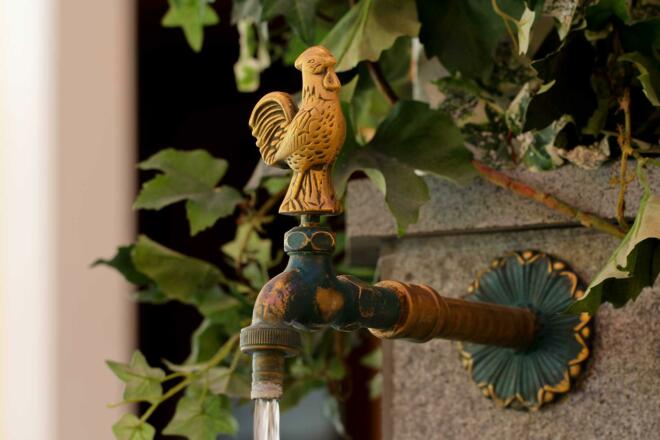 Wellnessoase Felsenbrunnen mit Quellwasser