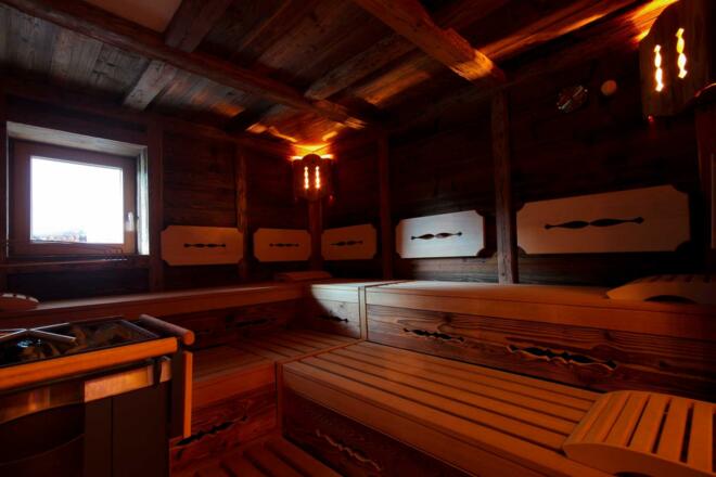 Wellnessoase Finnische Almsauna aus Stadlholz