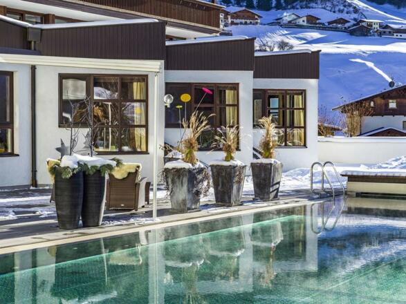 Happy_Stubai_Hotel_Hostel_Neustift_Stubaital_ Auss