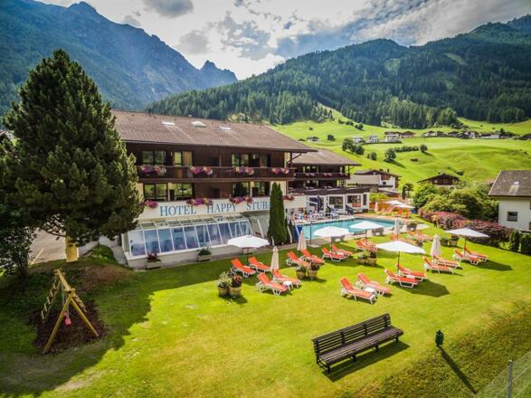Happy_Stubai_Hotel_Hostel_Neustift_Stubaital_Ausse