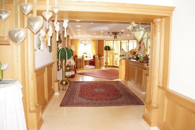 Gartenhotel Maria Theresia, Rezeption