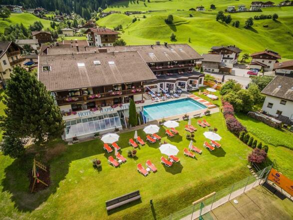 Happy_Stubai_Hotel_Hostel_Neustift_Stubaital_Ausse